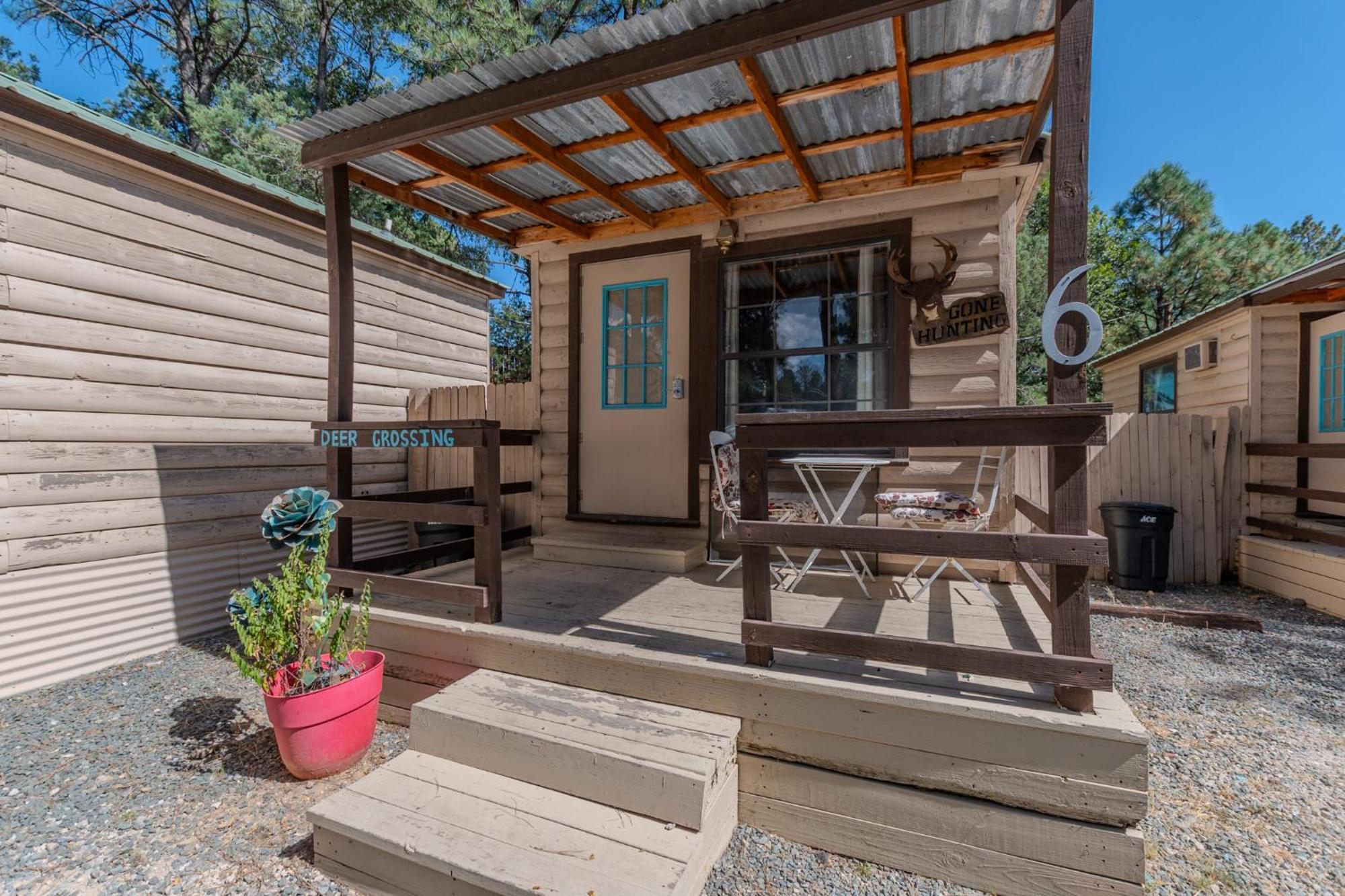 Enchanted Hideaway And Chalet