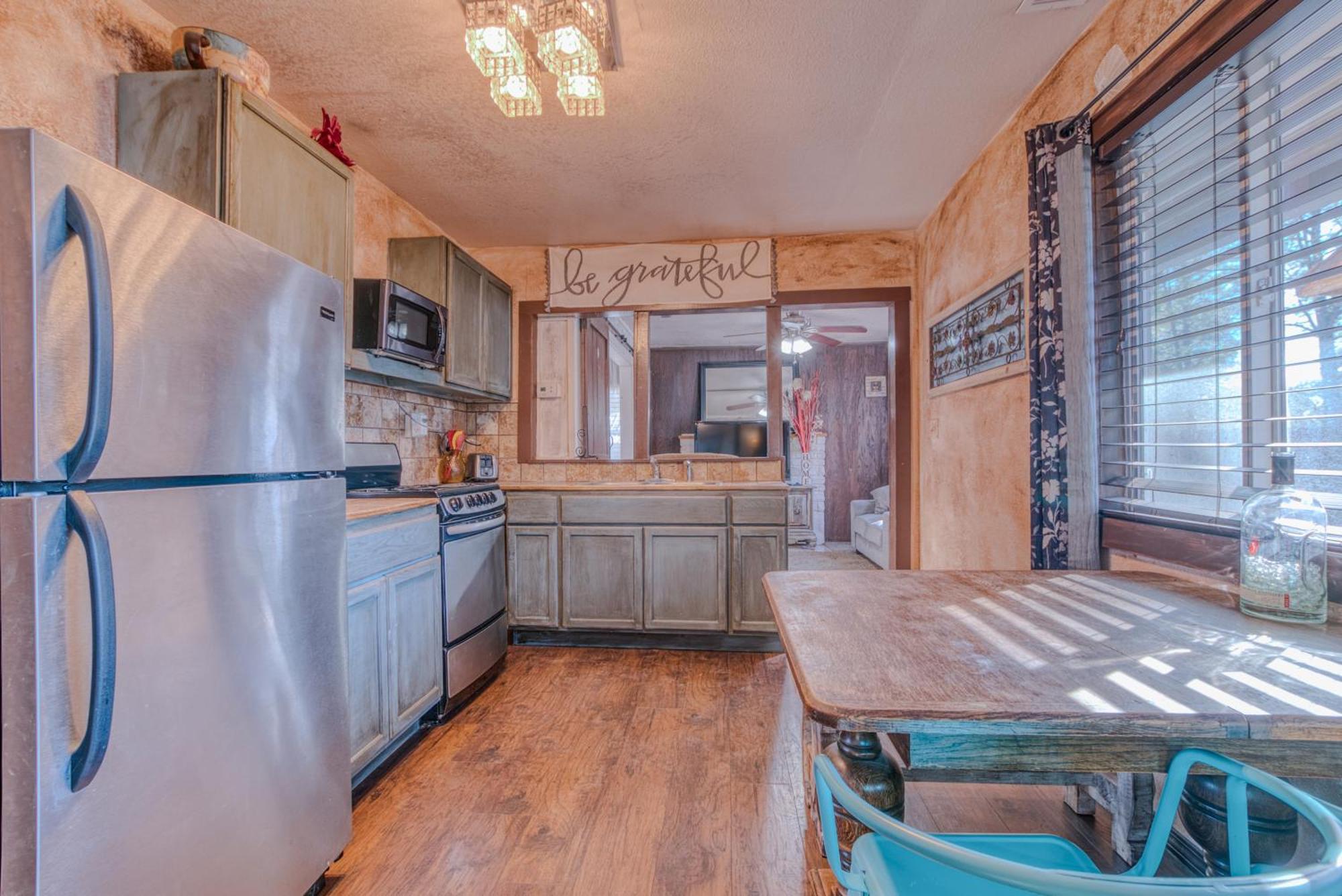 Enchanted Hideaway And Chalet *