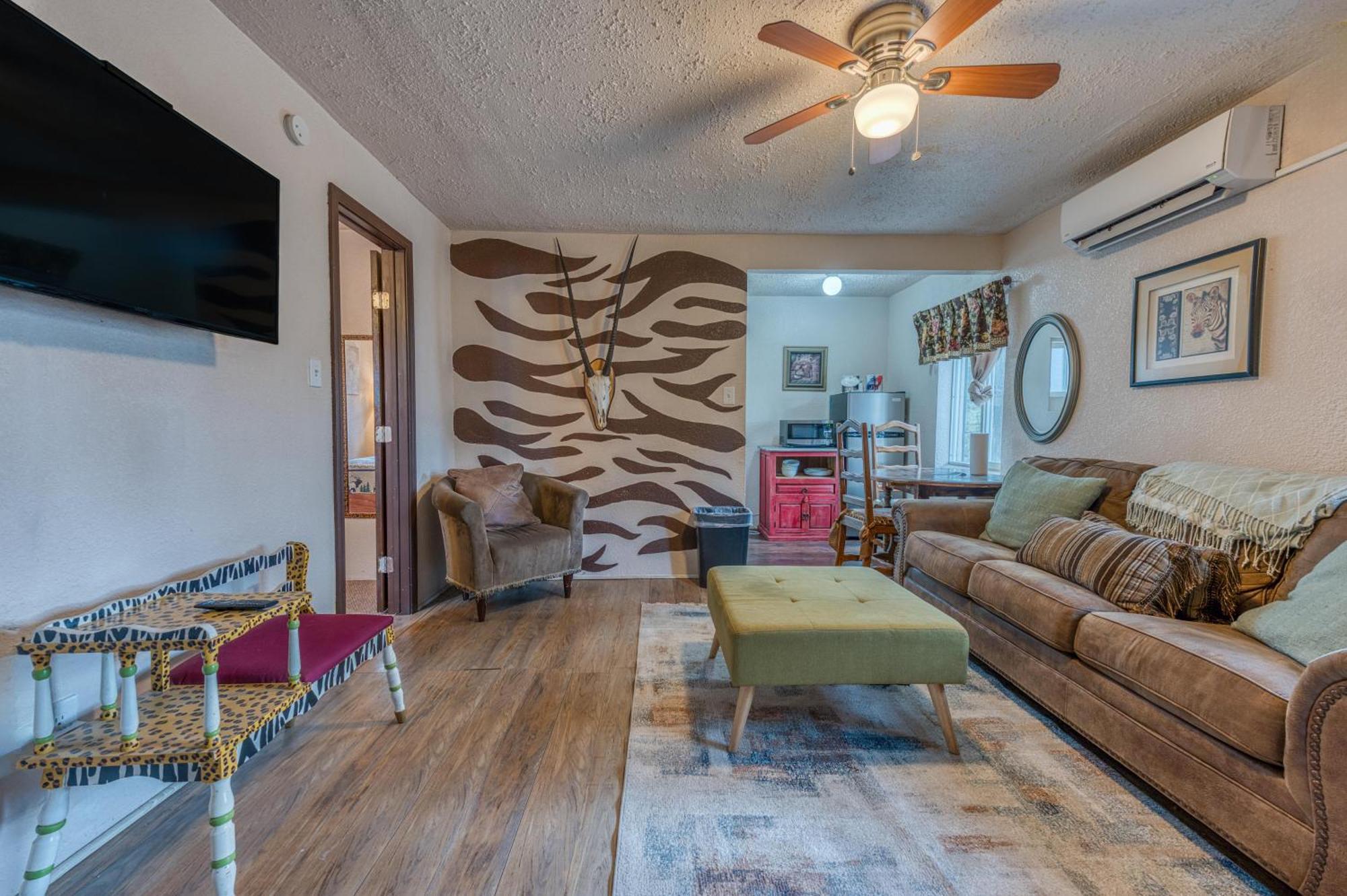 Chalet Enchanted Hideaway And